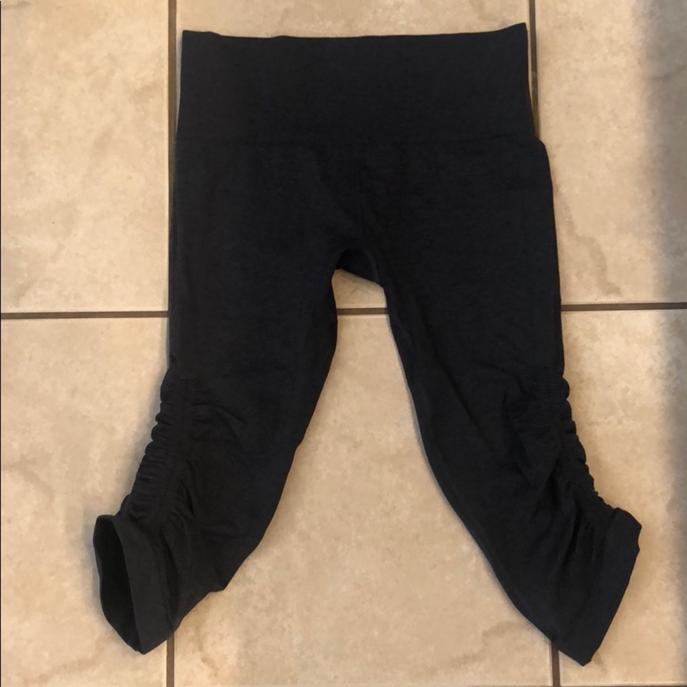 Lululemon seamless crops navy blue